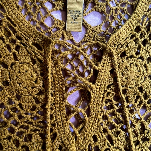 i.e. relaxed hand knit cover up - Picture 4 of 5